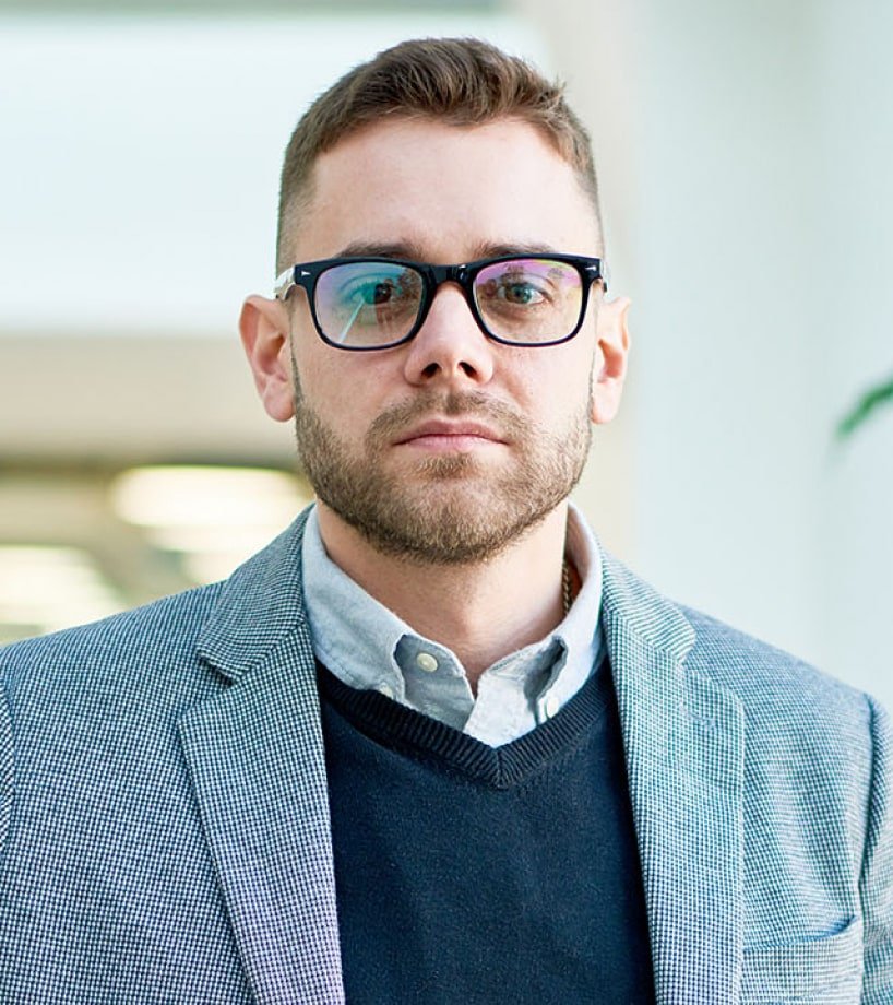 modern-businessman-wearing-glasses-2023-11-27-05-14-43-utc modern-businessman-wearing-glasses-2023-11-27-05-14-43-utc